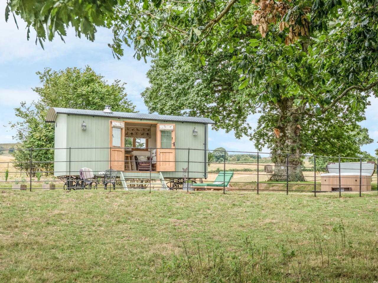 Padarn'S Hut Villa Llanbadarn Fynydd Esterno foto